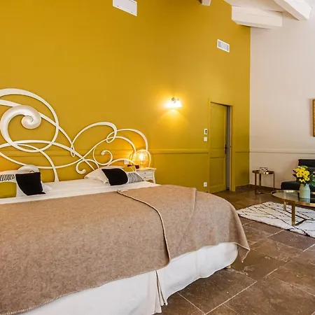 Mas Valentine Hotel